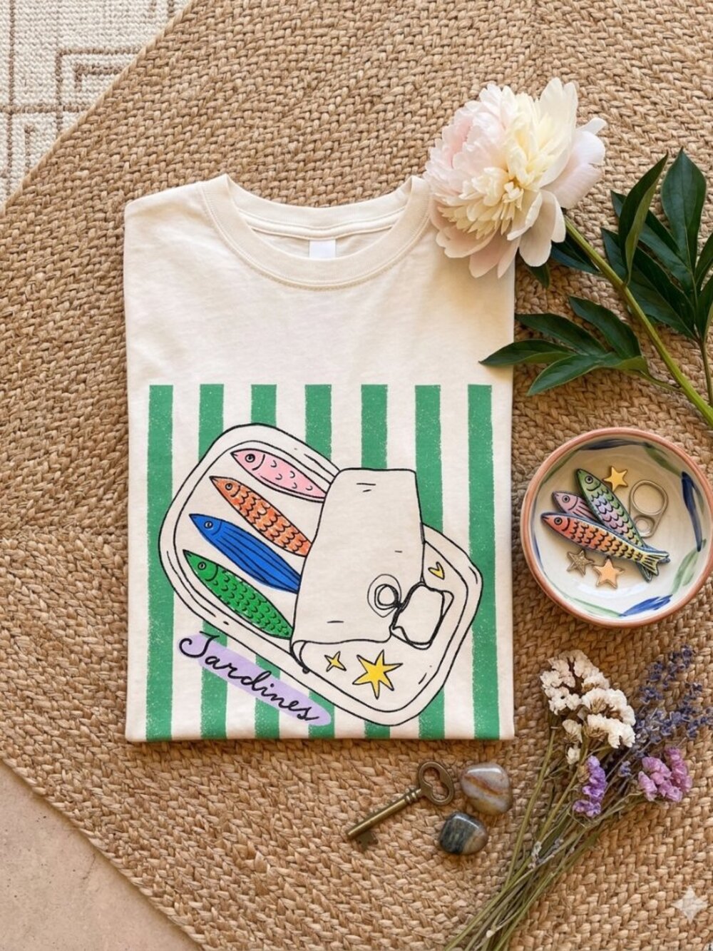 Sardines Fish Graphic T-Shirt 🐟🥫✨ | Vintage Seafood Tin Tee